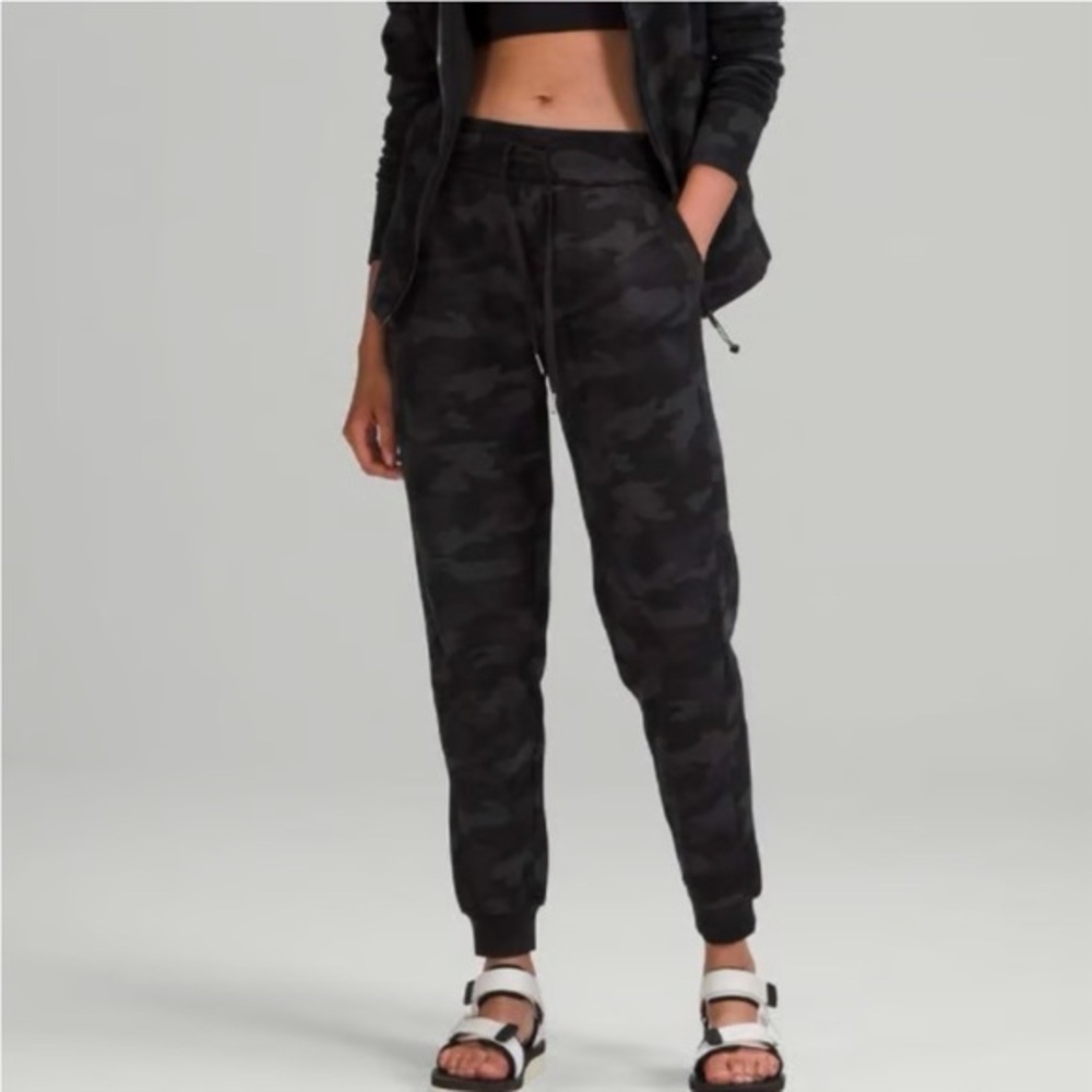 Lululemon Align Jogger Sz 10 Black Camo High Rise Nulu Soft Yoga Pants Pockets